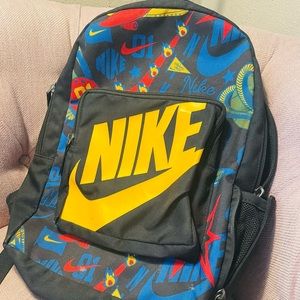 Nike youth Backpack excellent condition